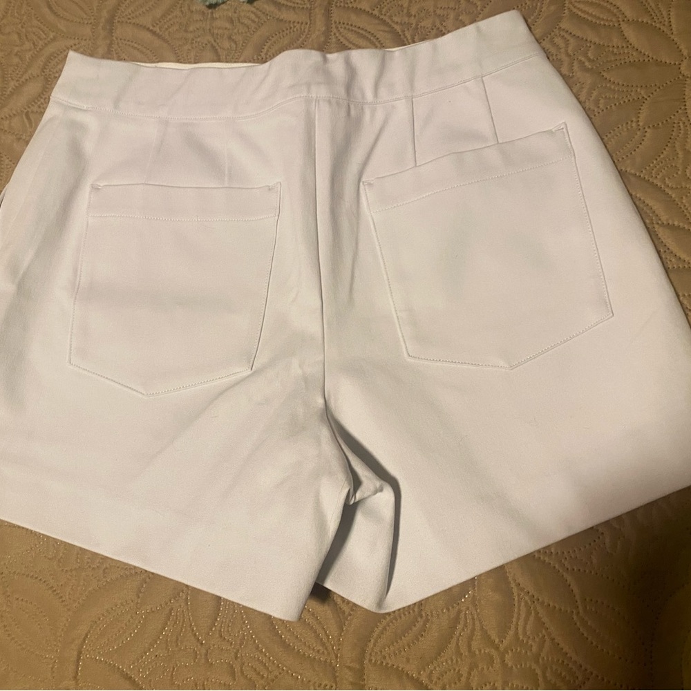SPANX High Waist White Shorts - Picture 3 of 3